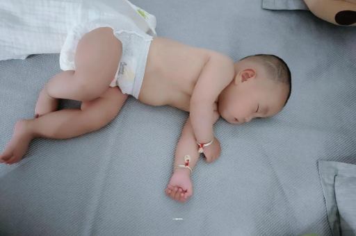 灌云宝宝积食发烧怎么处理